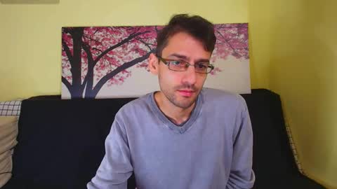 Snapshot of hungeddy chatting on October 12, 5:07 pm Eddy online show from October 12, 5:07 pm