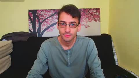 Snapshot of hungeddy chatting on October 16, 6:54 am Eddy online show from October 16, 6:54 am