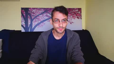 Snapshot of hungeddy chatting on October 3, 5:01 am Eddy online show from October 3, 5:01 am