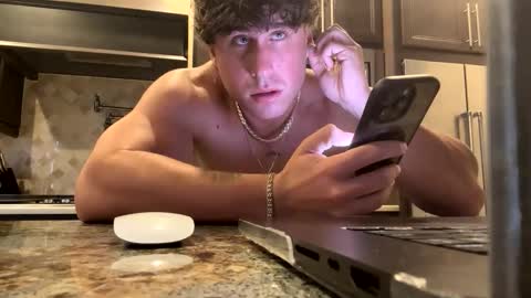 hungkingg22 online show from November 18, 3:49 pm