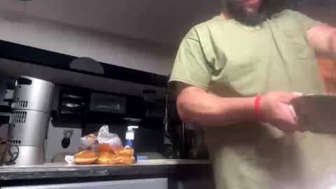 hungmilfstud online show from October 29, 7:22 am