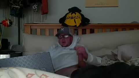 HuingsingleDad79 online show from April 3, 5:21 pm