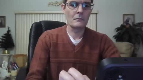 Snapshot of hunkmasclefad458 chatting on December 9, 5:18 am hunkmasclefad458 online show from December 9, 5:18 am