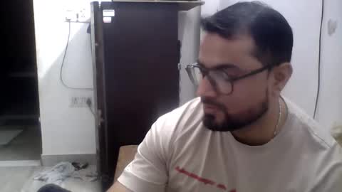 hunkster102 online show from November 8, 12:30 pm