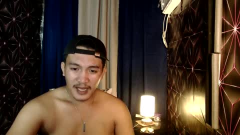 hunkylloyd online show from December 12, 8:14 am