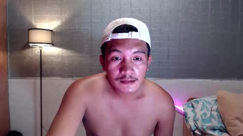 hunkylloyd online show from March 29, 6:35 am