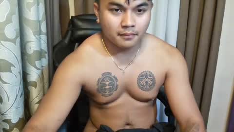 hunkyzeus online show from May 26, 4:36 pm