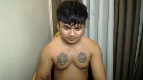 hunkyzeus online show from June 6, 3:51 pm