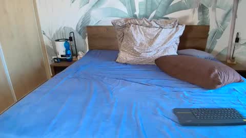 Hunter Bridges online show from October 19, 10:07 am