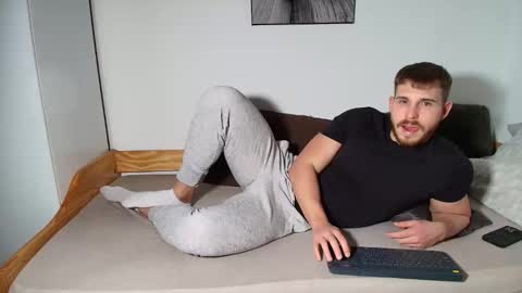 Hunter Bridges online show from February 14, 4:13 pm