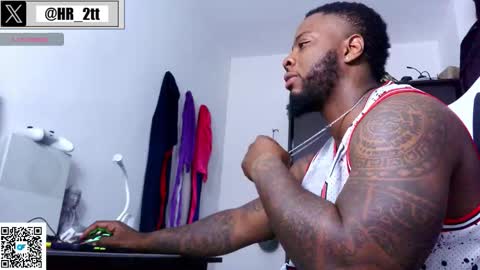 Mr H Independent model online show from November 18, 4:38 am