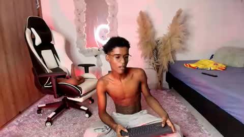 iamandrey_ online show from June 27, 11:43 pm