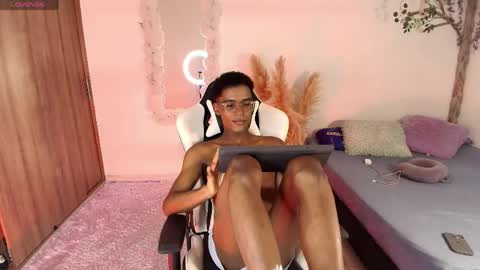 iamandrey_ online show from May 11, 8:50 pm