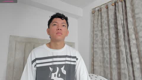 Juliiiiian online show from December 28, 11:09 am