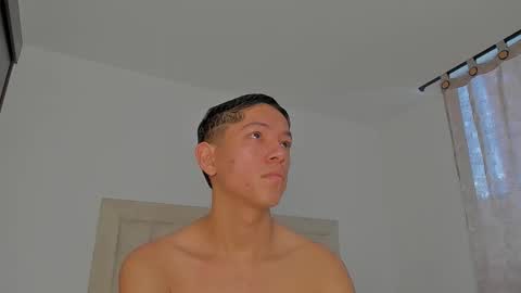 Juliiiiian online show from March 29, 11:32 am