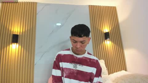 Juliiiiian online show from February 18, 11:22 am