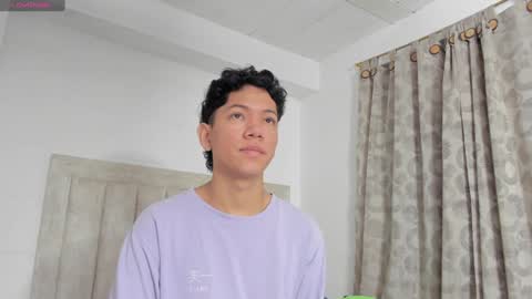 Juliiiiian online show from December 22, 11:11 am