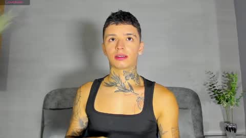 IAN CASTILLO online show from May 20, 11:06 am