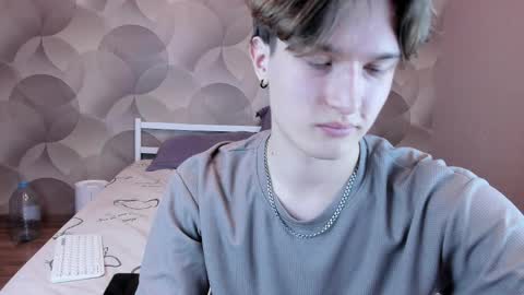 Ian Flor online show from April 5, 4:03 pm