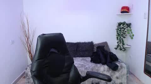 Ian  online show from February 10, 11:59 am