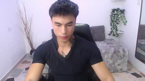 Ian  online show from February 9, 11:48 am