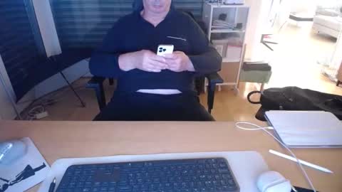 iandy12 online show from June 10, 9:59 pm