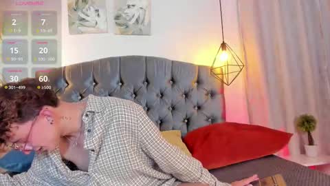 Snapshot of iangel_ chatting on October 22, 3:21 am ian online show from October 22, 3:21 am