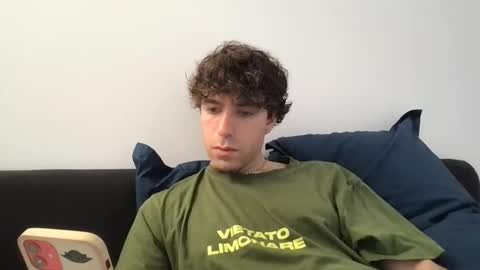 icyninesix online show from December 3, 8:42 am