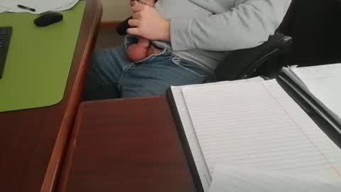 Hung office Stud online show from February 24, 9:20 pm