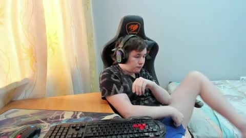 iliaskris online show from April 10, 7:59 am