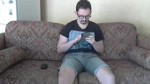 ilovecuteguy79 online show from April 22, 6:30 am