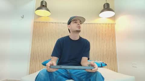 BULL online show from December 18, 3:08 pm