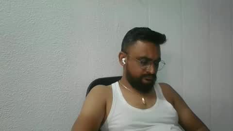 Snapshot of indianlover1433 chatting on October 9, 10:09 am Indian lover online show from October 9, 10:09 am
