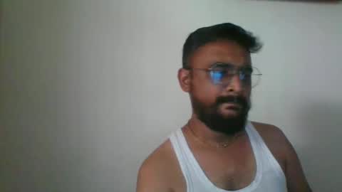 Snapshot of indianlover1433 chatting on February 18, 8:16 am Indian lover online show from February 18, 8:16 am