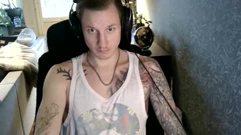 inkedsweed69 online show from January 19, 11:56 am