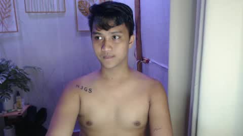 Snapshot of innocent_neil143 chatting on January 28, 7:43 am Neil online show from January 28, 7:43 am