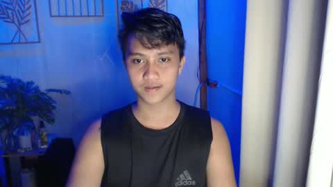 Snapshot of innocent_neil143 chatting on February 2, 11:19 am Neil online show from February 2, 11:19 am