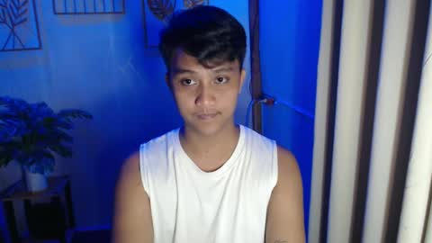 Snapshot of innocent_neil143 chatting on February 25, 11:41 am Neil online show from February 25, 11:41 am
