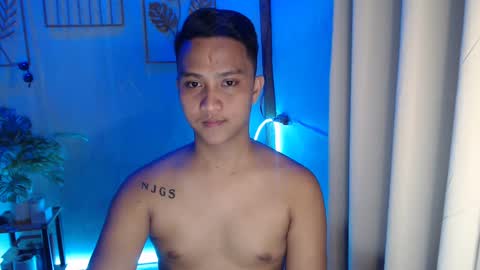 Snapshot of innocent_neil143 chatting on December 21, 9:15 pm Neil online show from December 21, 9:15 pm