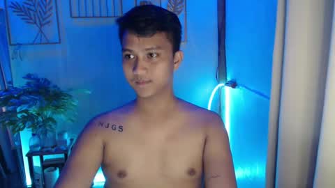 Snapshot of innocent_neil143 chatting on January 16, 8:22 am Neil online show from January 16, 8:22 am