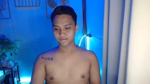 Snapshot of innocent_neil143 chatting on January 1, 6:47 am Neil online show from January 1, 6:47 am