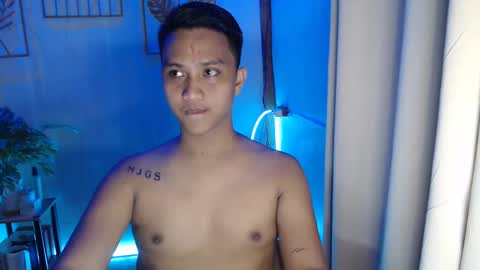 Snapshot of innocent_neil143 chatting on December 29, 10:12 am Neil online show from December 29, 10:12 am