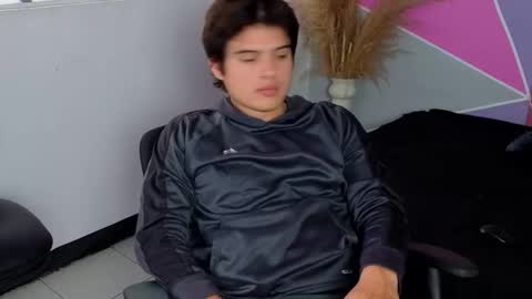 invincible200 online show from November 17, 2:20 pm