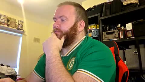 Snapshot of irishdaddy24 chatting on October 13, 4:02 pm twitter theirishman205 online show from October 13, 4:02 pm