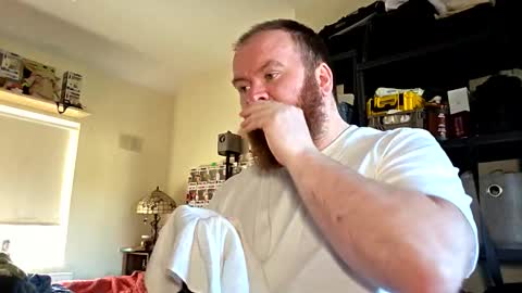 twitter theirishman205 online show from December 15, 2:36 pm