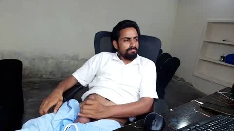 Naveed online show from July 9, 6:11 pm