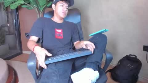 isaac_grimm online show from February 2, 3:27 am