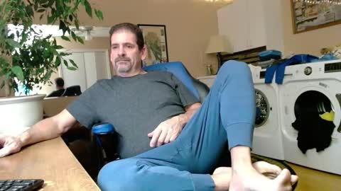 Snapshot of islandguy70 chatting on December 25, 9:34 am Jim online show from December 25, 9:34 am