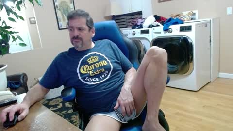 Snapshot of islandguy70 chatting on January 7, 10:16 am Jim online show from January 7, 10:16 am