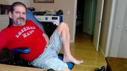 Snapshot of islandguy70 chatting on December 8, 9:57 am Jim online show from December 8, 9:57 am